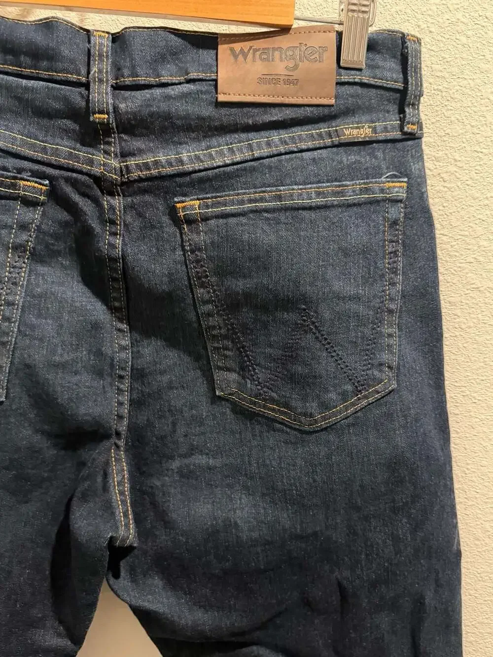 Wrangler Straight Fit Jeans 33x32